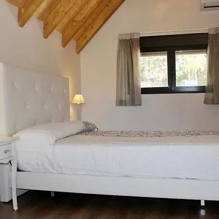 Complejo Rural La Coronilla 컨트리하우스 자란딜라데라베라
